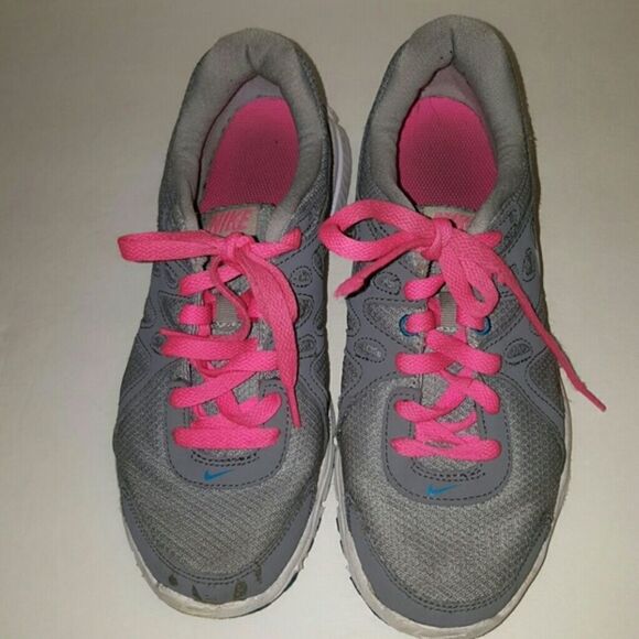 Grey Nike revolution 2 shoes size 7.5 - Picture 2 of 4